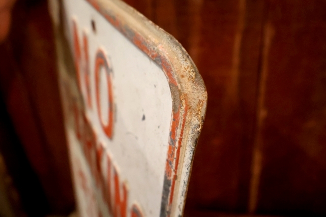 画像7: dp-260204-08 NO PARKING BETWEEN SIGNS → STEEL EMBOSSED STREET ROAD SIGN