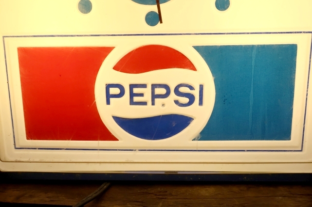 画像5: dp-260204-04 PEPSI 1970's-1980's Lighted Wall Clock