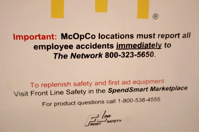 画像3: dp-260204-44 McDonald's McOpCo First Aid Kit Box