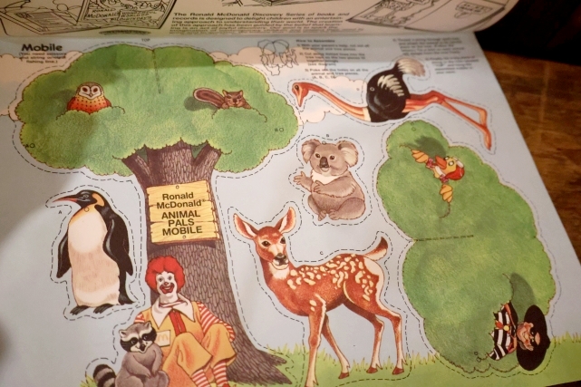 画像9: ct-260106-02 McDonald's 1981 Coloring Calendar