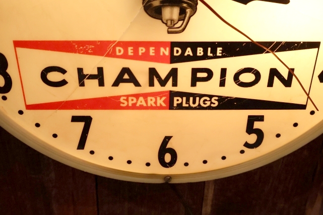 画像2: dp-260303-04 CHAMPION SPARK PLUGS 1960's Lighted Wall Clock