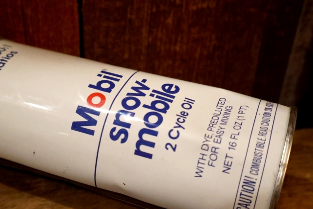 画像2: dp-260204-96 Mobil snow-mobile 2 Cycle Oil 16 FL. OZ. CAN