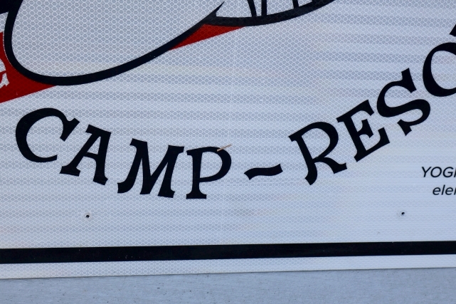 画像11: ct-260204-08 【店頭ピックのみ・発送不可】Yogi Bear's JELLYSTONE PARK CAMP-RESORT ROAD SIGN