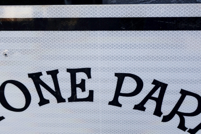 画像4: ct-260204-08 【店頭ピックのみ・発送不可】Yogi Bear's JELLYSTONE PARK CAMP-RESORT ROAD SIGN