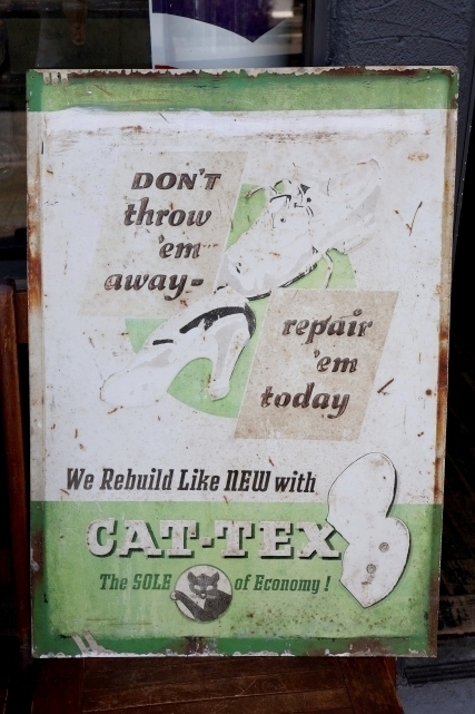 画像1: dp-260401-02 CAT'S PAW CAT’S-TEX Rubber Heels 1940's Advertising Metal Sign
