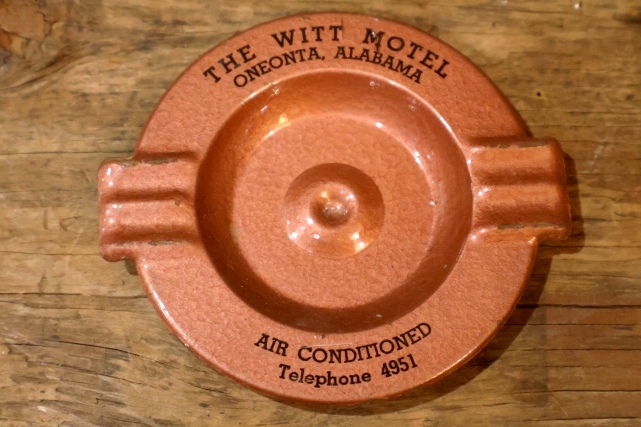 画像1: dp-260204-60 1950's Metal Ashtray "THE WITT MOTEL"