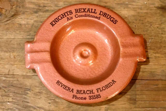 画像1: dp-260204-60 1950's Metal Ashtray "KNIGHT REXALL DRUGS"
