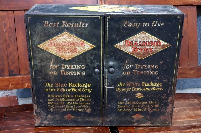 画像1: dp-260501-01 Wells & Richardson Company, Inc. 1920's DIAMOND DYES METAL CABINET