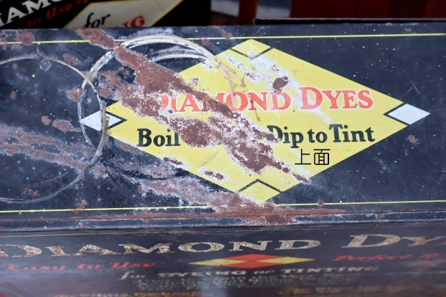 画像13: dp-260501-01 Wells & Richardson Company, Inc. 1920's DIAMOND DYES METAL CABINET