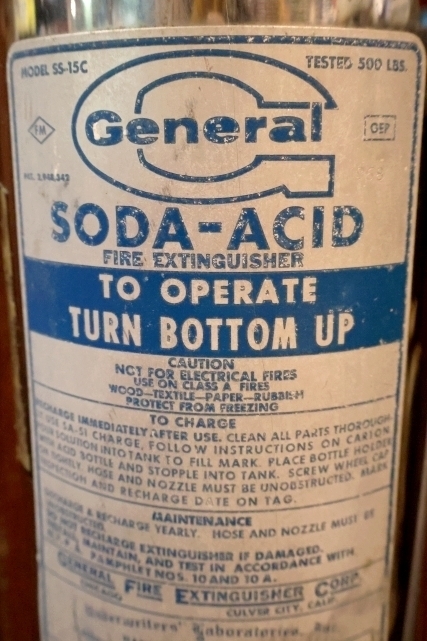 画像2: dp-260106-01 General SODA-ACID 1970's FIRE EXTINGUISHER