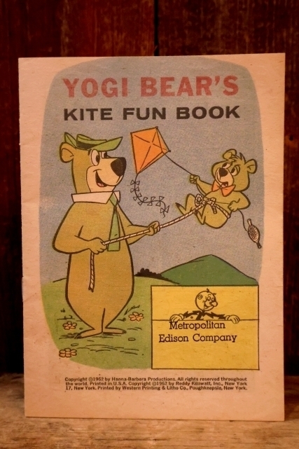 画像1: ct-260401-43 Yogi Bear × Reddy Kilowatt / 1960's KITE FUN BOOK