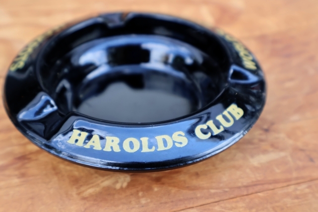 画像2: ct-260204-60 HAROLDS CLUB VINTAGE GLASS ASHTRAY