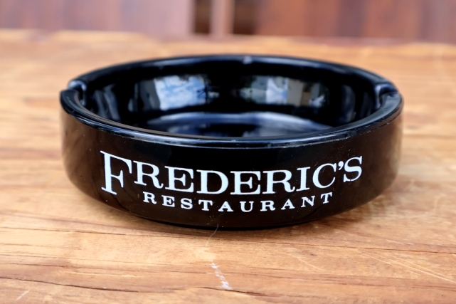 画像4: ct-260204-60Holiday Inn FREDERIC'S RESTAURANT VINTAGE GLASS ASHTRAY