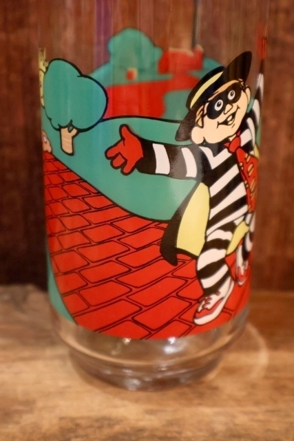 画像3: gs-260601-08 McDonald's CANADA / 1980's Collector Series Glass "Hamburglar"