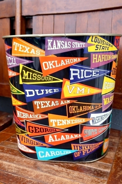 画像1: dp-260601-05 HARVELL 1950's-1960's COLLEGE PENNANT TRASH CAN