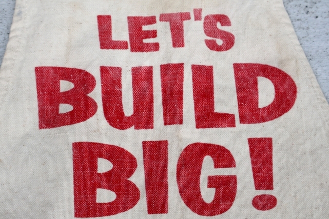 画像2: dp-260529-04 GENERAL ELECTRIC 1950's-1960's "LET'S BUILD BIG! GE TV" Apron