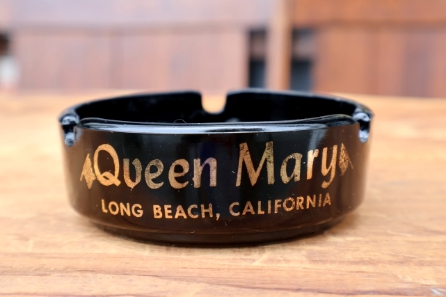画像1: dp-241106-96 Queen Mary Hotel GLASS ASHTRAY