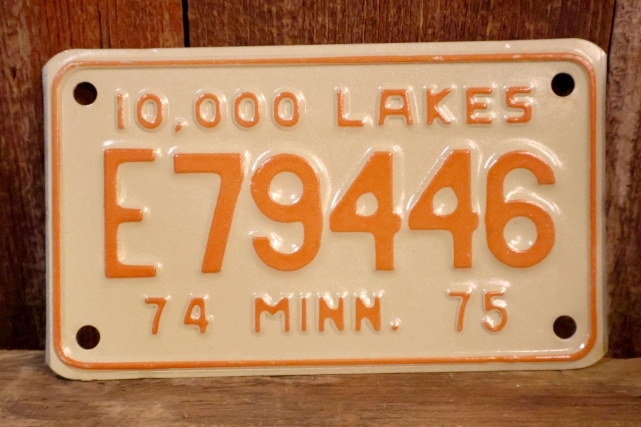画像1: dp-230601-21 Motorcycle License Plate 1974-1975 Minnesota