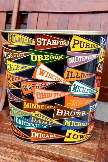 画像2: dp-260601-02 HARVELL 1950's-1960's COLLEGE PENNANT TRASH CAN