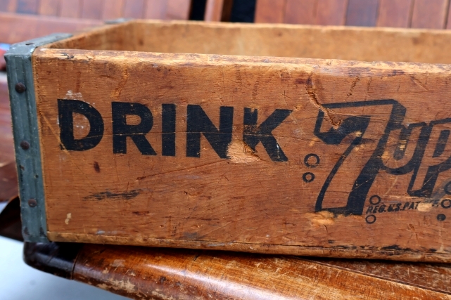 画像2: dp-260601-20 DRINK 7 Up DAIRY/ 1960's Wood Crate Box