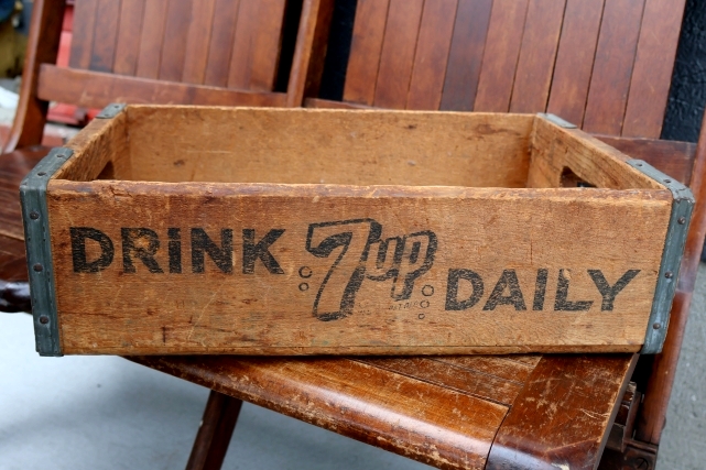 画像4: dp-260601-20 DRINK 7 Up DAIRY/ 1960's Wood Crate Box