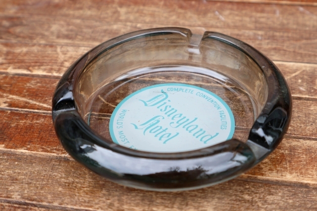 画像3: gt-250618-07 Disneyland Hotel / 1960's-1970's Glass Ashtray