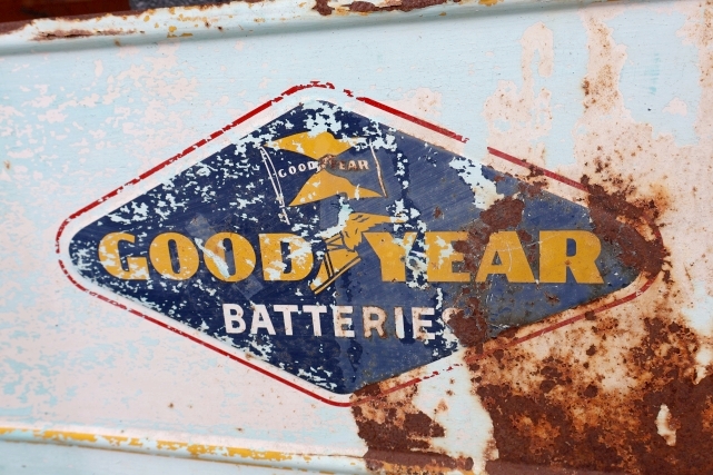 画像2: dp-260901-02 【※店頭ピックのみ】GOODYEAR TIRE & BATTERY SERVICE 1950's-1960's METAL SHELF RACK