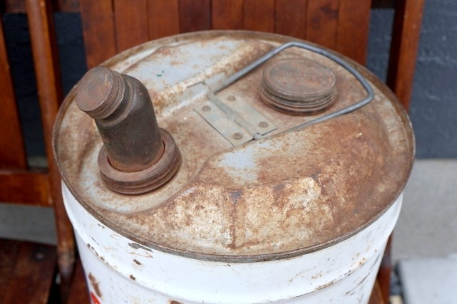 画像7: dp-260901-39 Mobil 1970's 5 U.S. GALLONS MOTOR OIL CAN