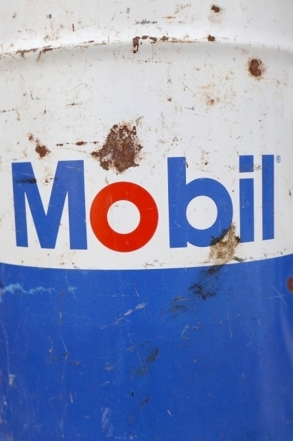 画像2: dp-260901-39 Mobil 1970's 5 U.S. GALLONS MOTOR OIL CAN